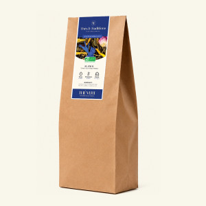 Großer Kraftpapiersack mit losem Grüntee Suzhou im Kilo-Format, dunkelblau beschriftete Thés & Traditions-Etikett, Dreiviertelsa