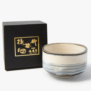 Matcha kom in keramiek met blauwe en crème tinten met elegante zwarte doos