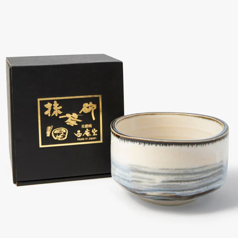 Matcha-Schale aus Keramik in Blau- und Cremetönen mit eleganter schwarzer Schachtel