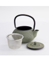 Green Arare 80cl cast iron teapot with stainless steel filter and textured pattern lid