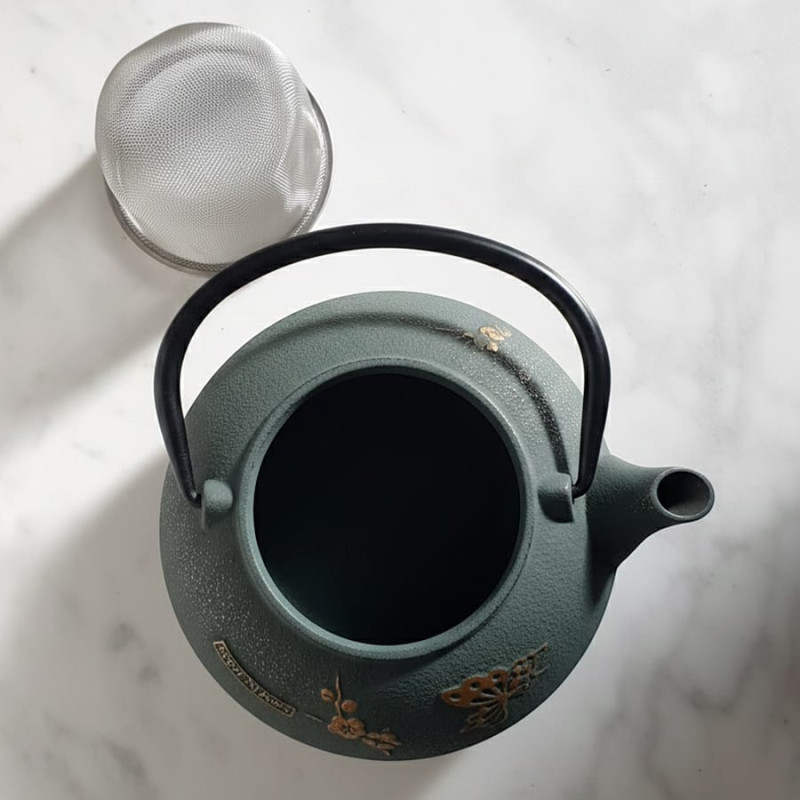 théière iwashu papillon bronze 600ml avec filtre amovible poignée noire et motifs floraux et papillon