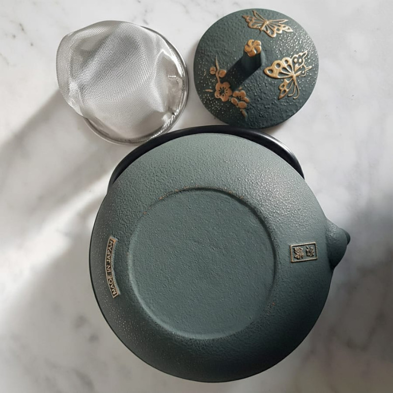 Iwashu theepot brons 600ml met vlinderdeksel en roestvrijstalen filter