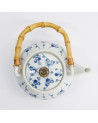 Théière en porcelaine blanche motifs fleurs bleues anse en bambou 700ml Cherry Blossom