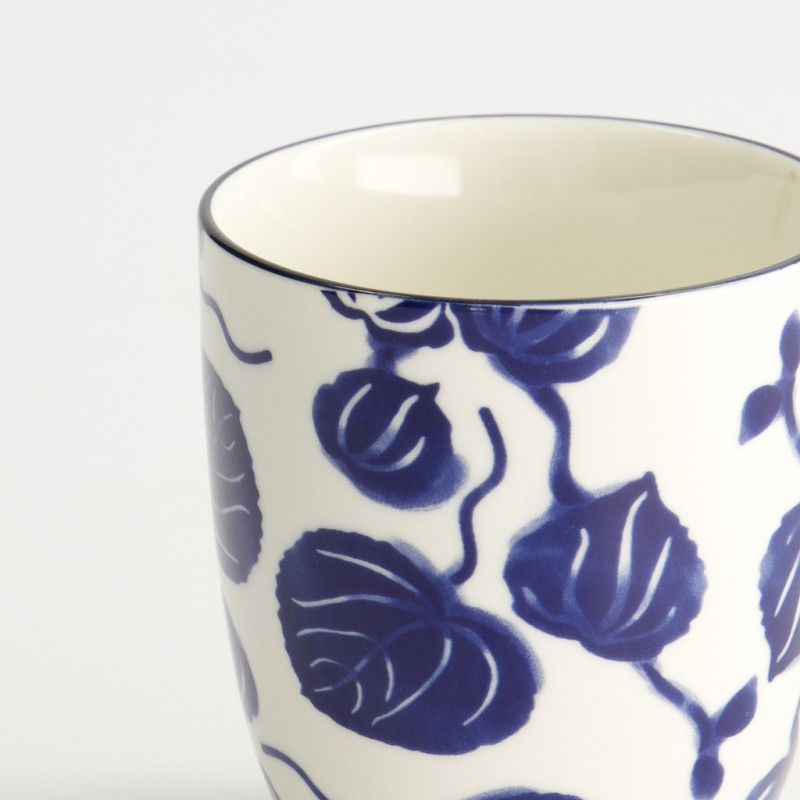 Tasse en porcelaine blanche décor feuilles bleues style japonais contenance 17 cl
