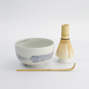 Matcha-Hayase-Set mit Keramikschale, Bambusbesen und traditionellem Matcha-Löffel