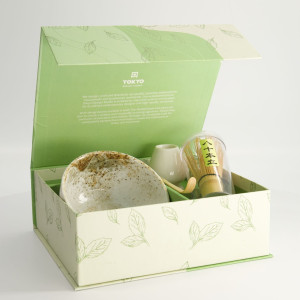 Matcha-Set Yukishino mit Keramikschale, Bambusbesen und Holzlöffel von Thés & Traditions