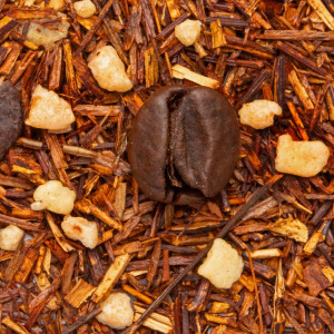 grains de café morceaux de sucre et feuilles de rooibos pour infusion tiramisu