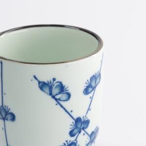 Tasse aus weißem Porzellan mit blauen Blütendekor und goldenem Rand, Fassungsvermögen 16 cl, Cherry Blue