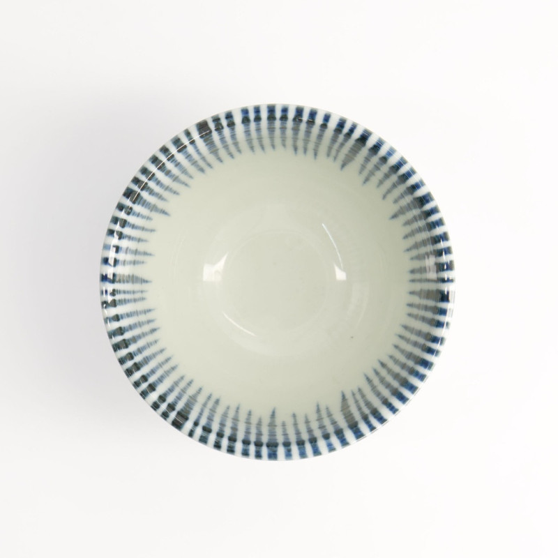 Tazza Shin Tokusa 180 ml con sottili righe blu su fondo bianco vista dall'alto