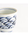 Porzellanstasse mit blauer Wellen- und Golddekor, feiner Rand, für Tee