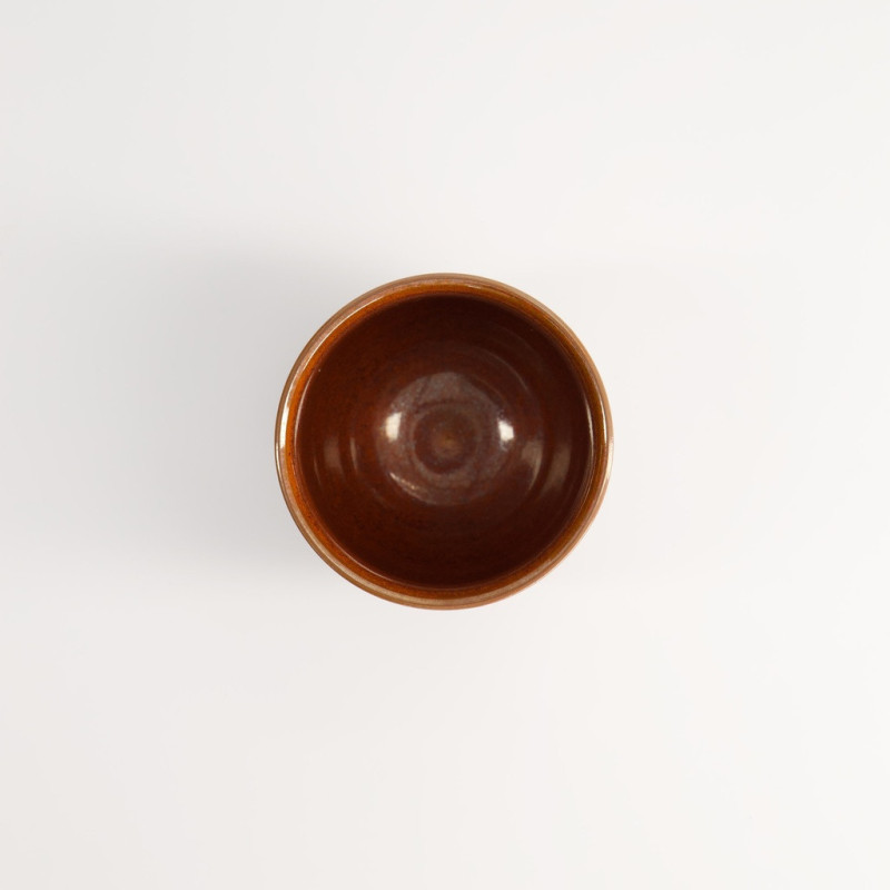 tasse en céramique marron foncé forme yunomi contenance 20cl pour thé traditionnel japonais