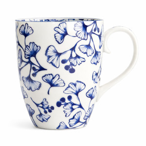 Mug en porcelaine blanche décoré de feuilles et baies de ginkgo bleu style japonais 38cl