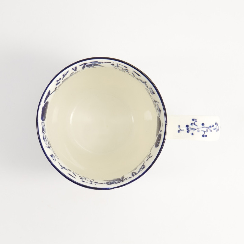 Mug bianco decoro floreale e gru blu stile giapponese con manico decorato con bacche blu