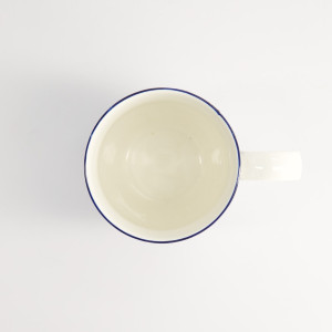 Tazza bianca con contorno blu e manico dritto design Nippon Blue Star