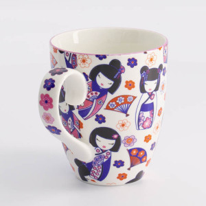 White mug decorated with kawaii Maiko motifs, flowers, fans and colorful Japanese characters