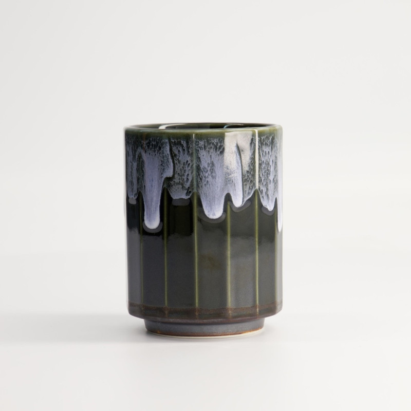 Tasse en céramique verte avec glaçure blanche effet coulure capacité 30 cl