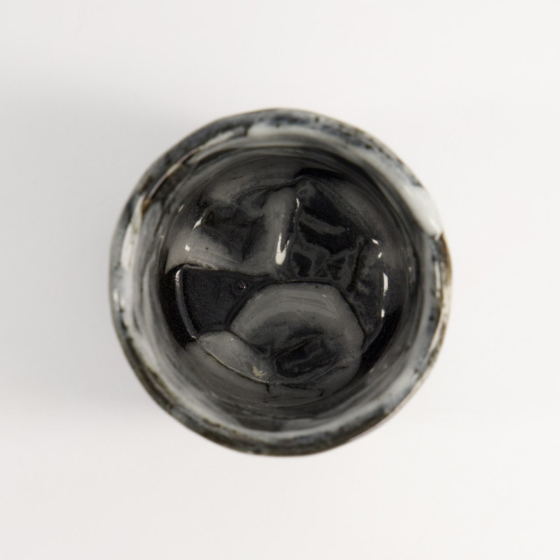 Interno della tazza tetsu 30 cl in ceramica nera e bianca Thés & Traditions