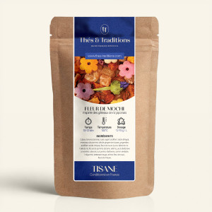 Wiederverschließbarer Kraftpapier-Beutel mit Kräutertee Mochi-Blüte, dunkelblauem und goldenem Etikett von Thés & Traditions, Fe