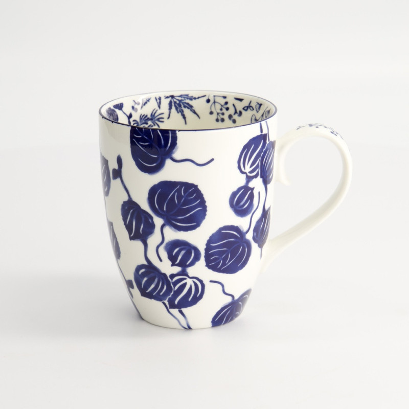 Mug en porcelaine blanche décor feuilles de lierre bleu style japonais Flora Japonica
