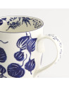 Mug en porcelaine blanche décor feuilles de lierre bleu motif floral Japonica poignée incurvée