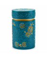 Boîte à thé en métal Yumiko Bleu, décor floral embossé doré sur fond bleu canard, couvercle hermétique, contenance 150 g
