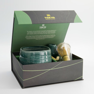 Matcha Nagomi geschenkset met 4 porseleinen onderdelen in wit, inhoud 550 ml, accessoires voor het matcha-ritueel.