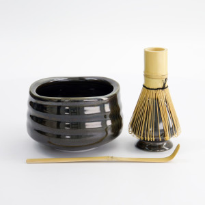 Black ceramic matcha bowl, bamboo whisk on stand and scoop, Kuro set – Thés & Traditions