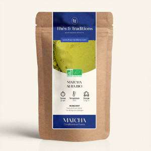 Bustina kraft richiudibile di Matcha Aura Bio, etichetta blu navy e oro Thés & Traditions, finestra che mostra il blend