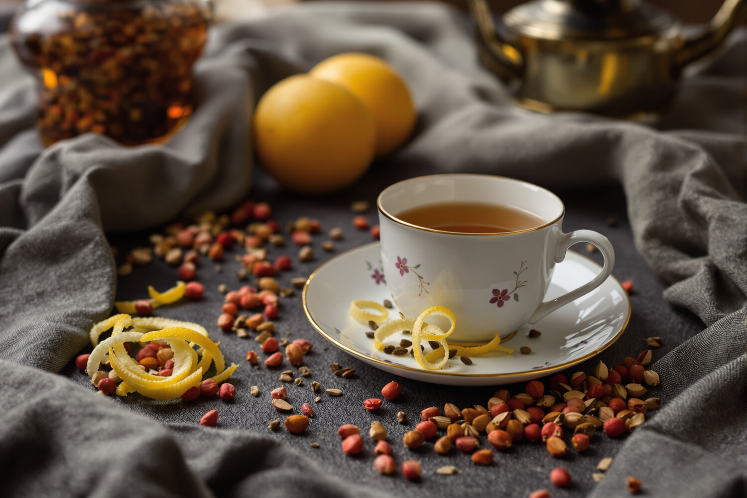 Tazza di Russian Earl Grey con scorza di limone, cardamomo e pepe rosa