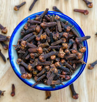 Herbal clove tea